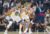 NBA常规赛 哈登23+7+11 祖巴茨23+17+6 库里伤退 快船送勇士赛季首败