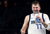 NBA常规赛-库里37+9 克莱战旧主22分 东契奇31+8+6 勇士胜独行侠